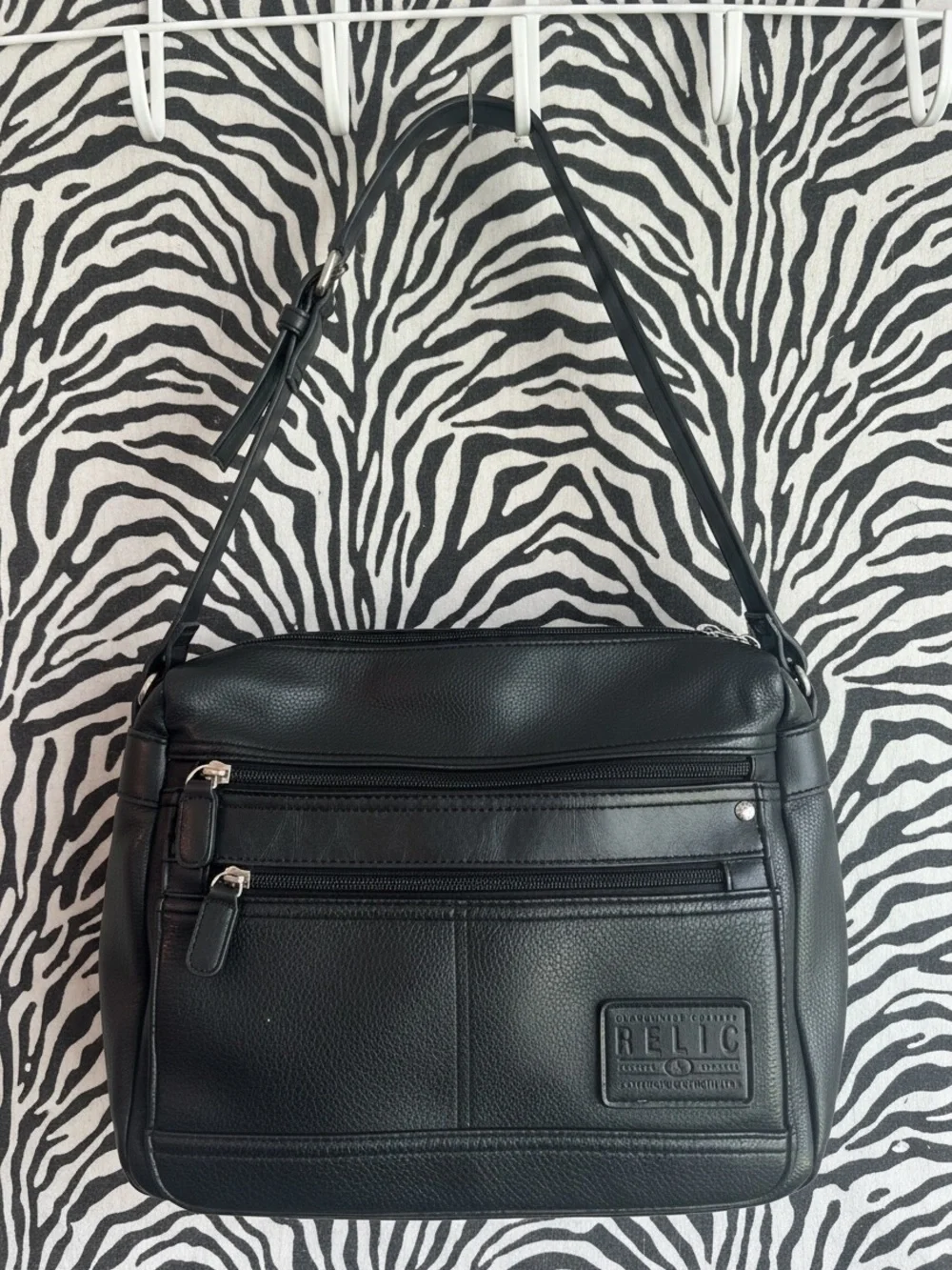Relic Multi-Pocket Organizer Crossbody Bag, style # RL6033
